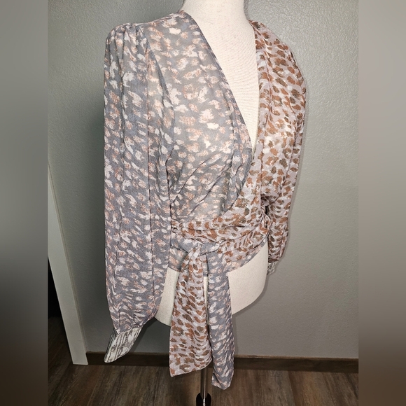 NWT Mystery wrap blouse. Med - Picture 1 of 13